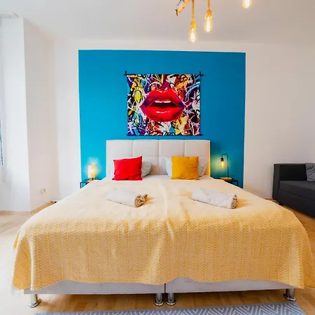 Blue Chili 05 - Charmante 2-zimmer Albauwohnung - 5 Pax - Wifi-netflix * מגדבורג